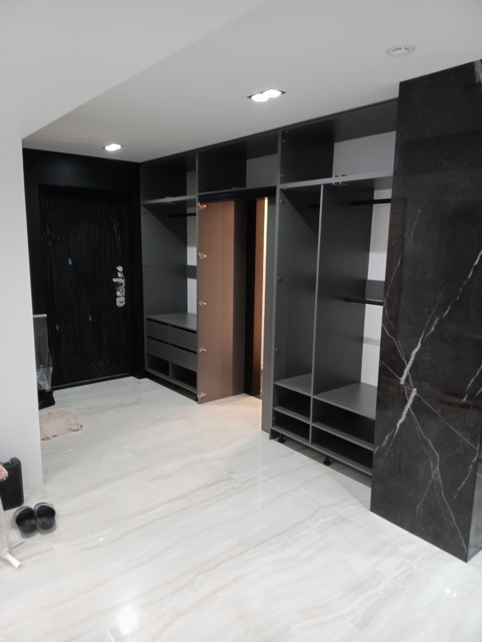 Фото с монтажа |Мебель на заказа: кухни, шкафы и т.д. в Томске. ГУДРУМ — Мебель на заказ в Томске | Кухни | Шкафы | Стулья и Столы