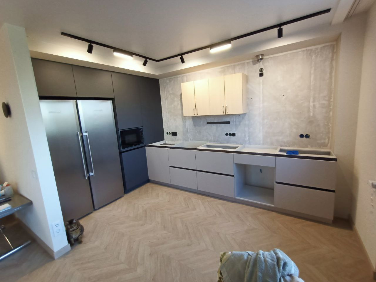 Фото с монтажа |Мебель на заказа: кухни, шкафы и т.д. в Томске. ГУДРУМ — Мебель на заказ в Томске | Кухни | Шкафы | Стулья и Столы