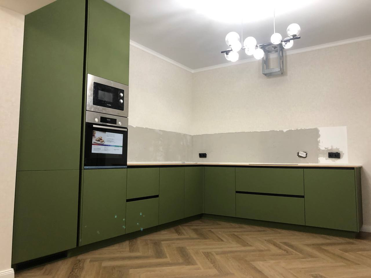 Угловая кухня на заказ в г.Томск. Изготовление мебели по индивидуальным размерам. 