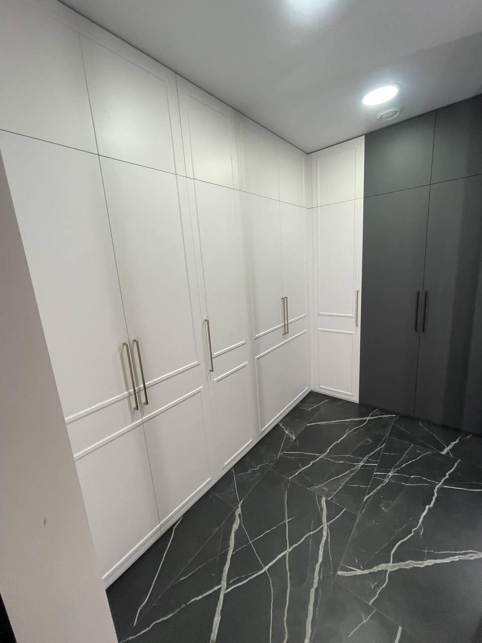 Гардеробная. ГУДРУМ — Мебель на заказ в Томске | Кухни | Шкафы | Стулья и Столы