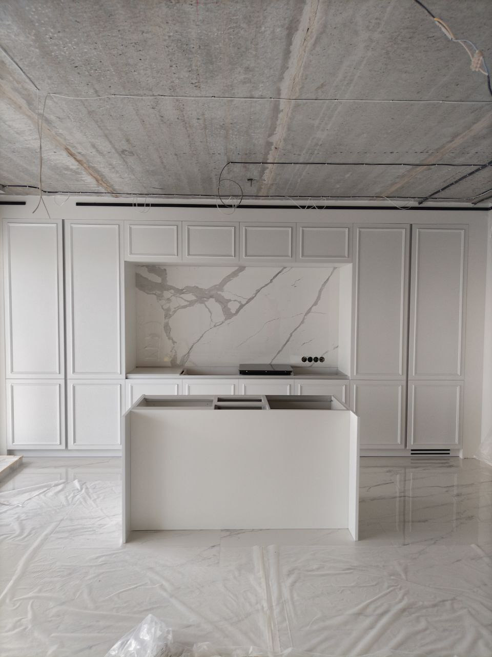 Фото с монтажа |Мебель на заказа: кухни, шкафы и т.д. в Томске. ГУДРУМ — Мебель на заказ в Томске | Кухни | Шкафы | Стулья и Столы