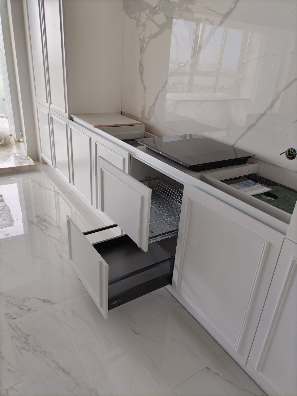 Фото с монтажа |Мебель на заказа: кухни, шкафы и т.д. в Томске. ГУДРУМ — Мебель на заказ в Томске | Кухни | Шкафы | Стулья и Столы