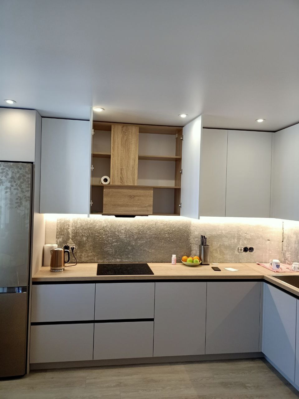 Фото с монтажа |Мебель на заказа: кухни, шкафы и т.д. в Томске. ГУДРУМ — Мебель на заказ в Томске | Кухни | Шкафы | Стулья и Столы