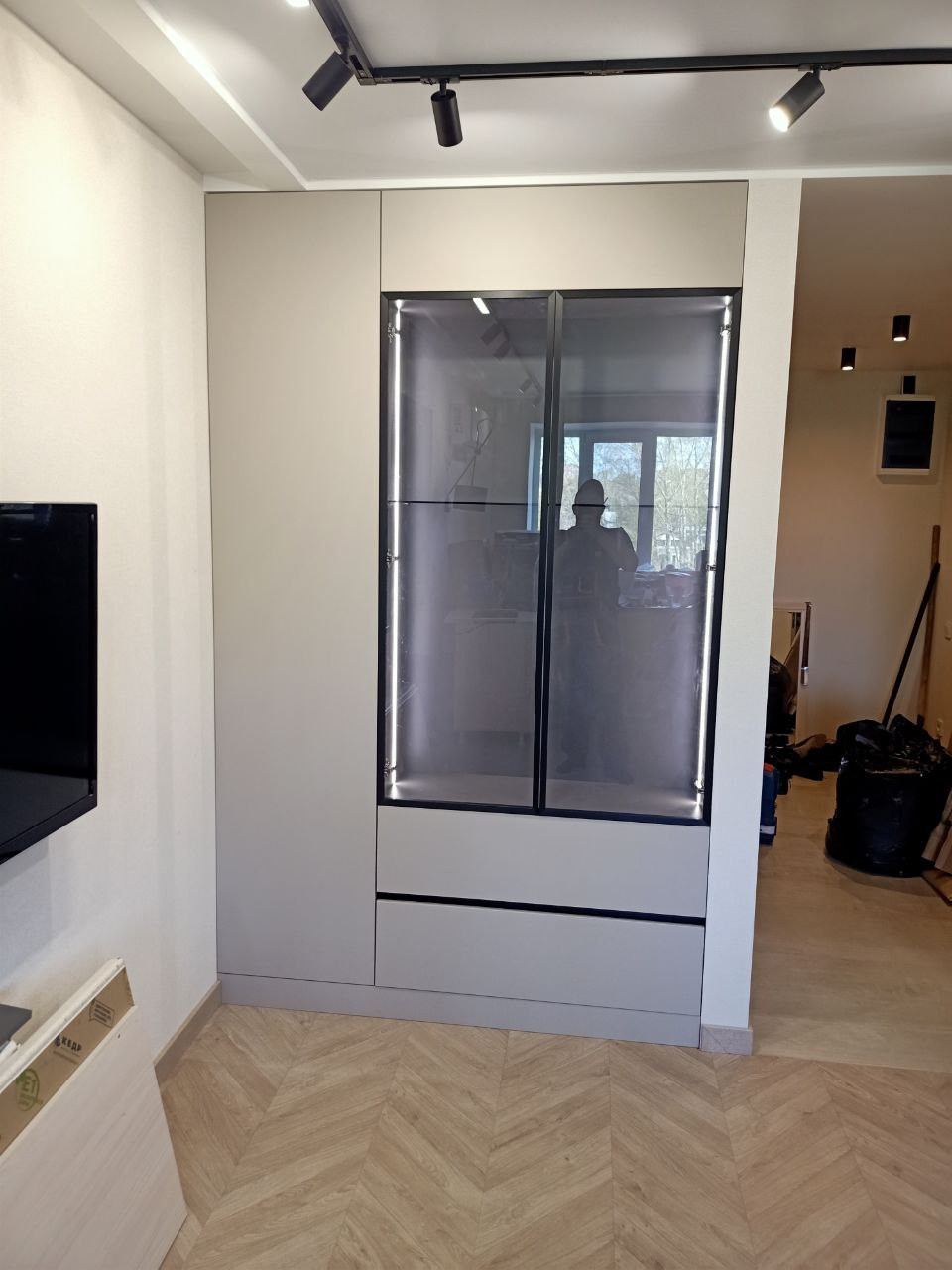 Фото с монтажа |Мебель на заказа: кухни, шкафы и т.д. в Томске. ГУДРУМ — Мебель на заказ в Томске | Кухни | Шкафы | Стулья и Столы