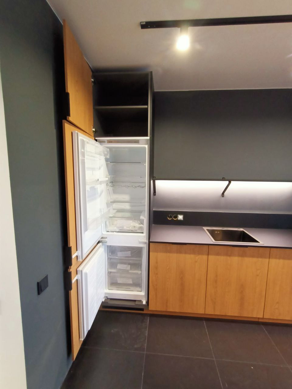 Фото с монтажа |Мебель на заказа: кухни, шкафы и т.д. в Томске. ГУДРУМ — Мебель на заказ в Томске | Кухни | Шкафы | Стулья и Столы