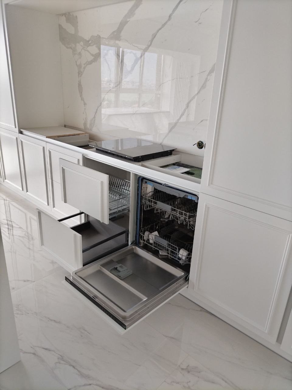 Фото с монтажа |Мебель на заказа: кухни, шкафы и т.д. в Томске. ГУДРУМ — Мебель на заказ в Томске | Кухни | Шкафы | Стулья и Столы