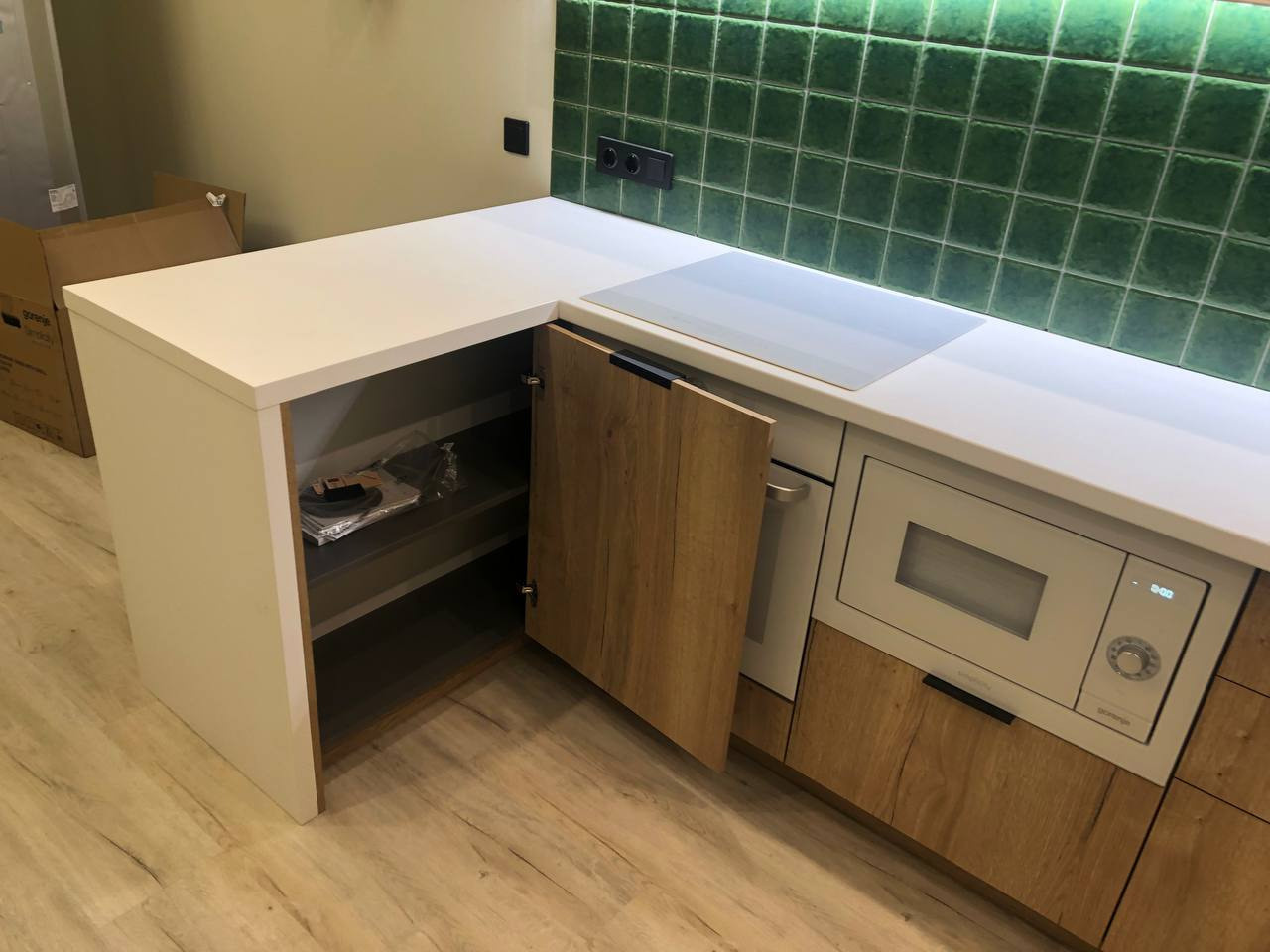 Фото с монтажа |Мебель на заказа: кухни, шкафы и т.д. в Томске. ГУДРУМ — Мебель на заказ в Томске | Кухни | Шкафы | Стулья и Столы