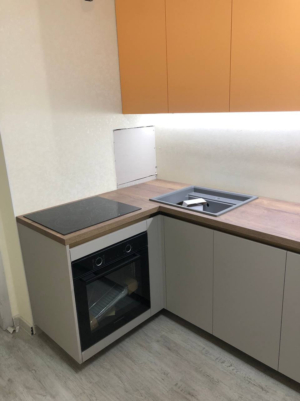 Фото с монтажа |Мебель на заказа: кухни, шкафы и т.д. в Томске. ГУДРУМ — Мебель на заказ в Томске | Кухни | Шкафы | Стулья и Столы