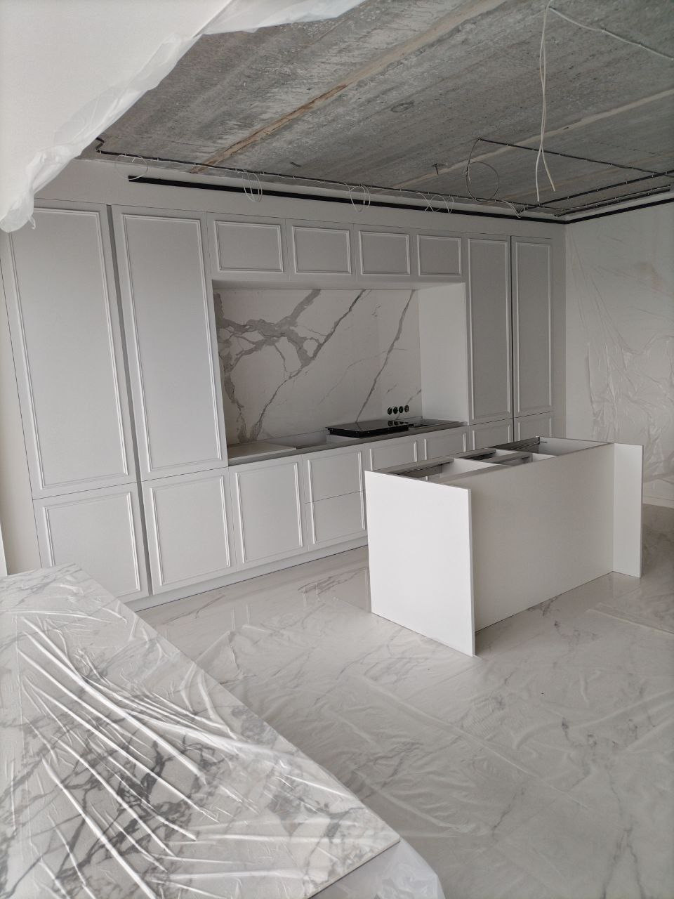 Фото с монтажа |Мебель на заказа: кухни, шкафы и т.д. в Томске. ГУДРУМ — Мебель на заказ в Томске | Кухни | Шкафы | Стулья и Столы