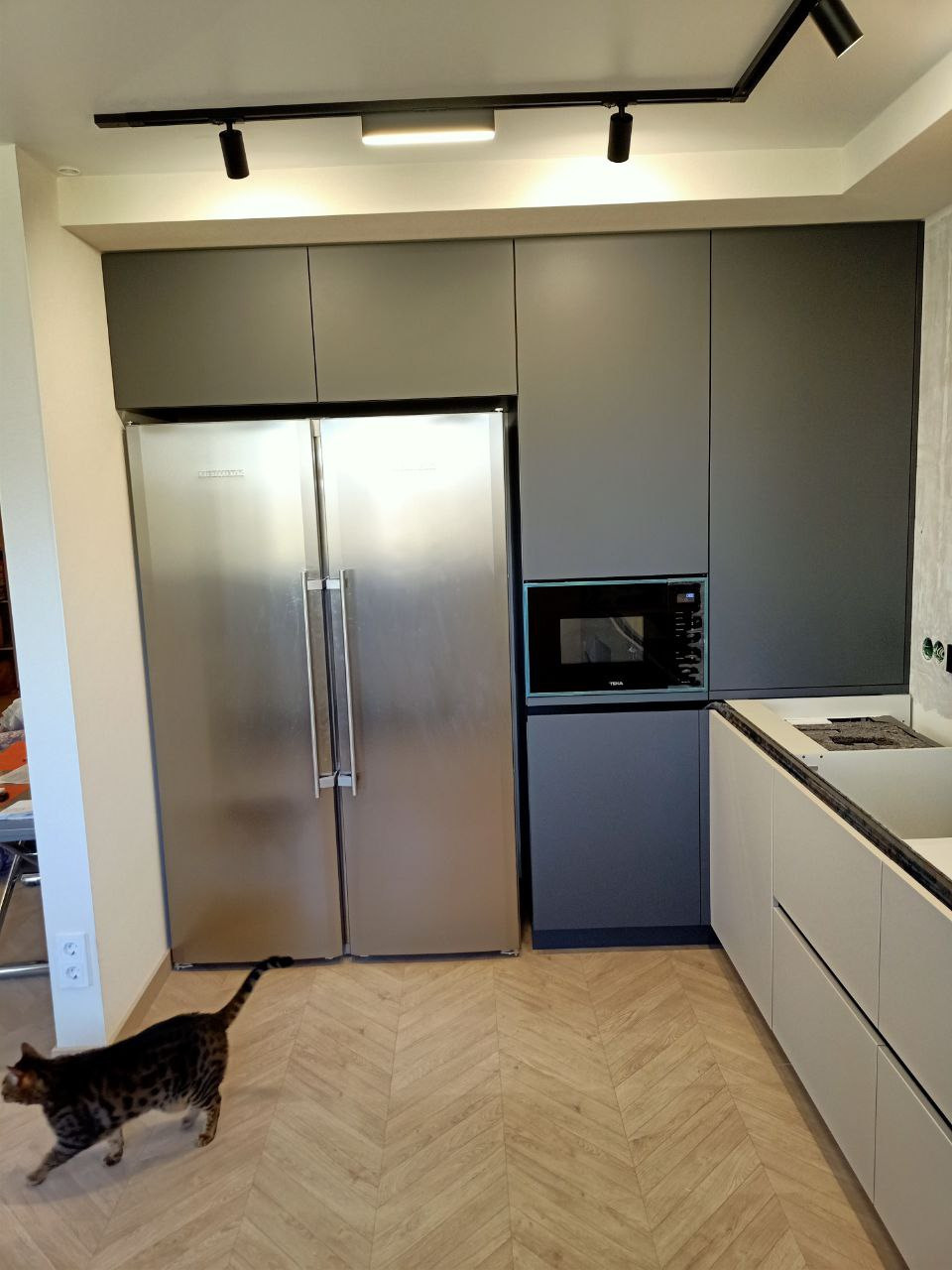 Фото с монтажа |Мебель на заказа: кухни, шкафы и т.д. в Томске. ГУДРУМ — Мебель на заказ в Томске | Кухни | Шкафы | Стулья и Столы