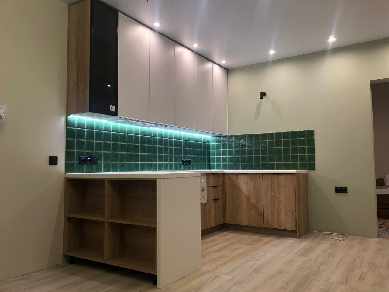 Фото с монтажа |Мебель на заказа: кухни, шкафы и т.д. в Томске. ГУДРУМ — Мебель на заказ в Томске | Кухни | Шкафы | Стулья и Столы