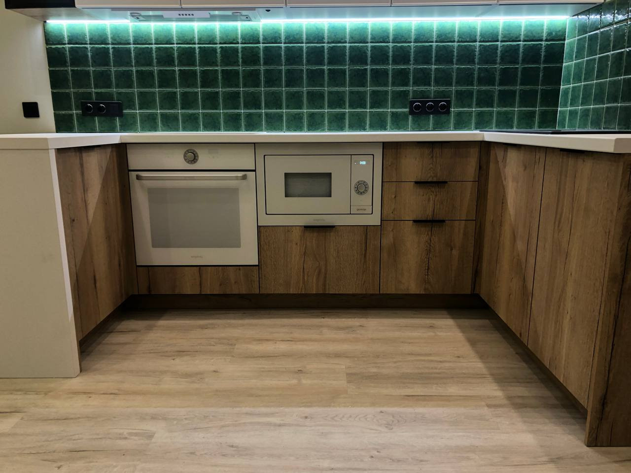 Фото с монтажа |Мебель на заказа: кухни, шкафы и т.д. в Томске. ГУДРУМ — Мебель на заказ в Томске | Кухни | Шкафы | Стулья и Столы