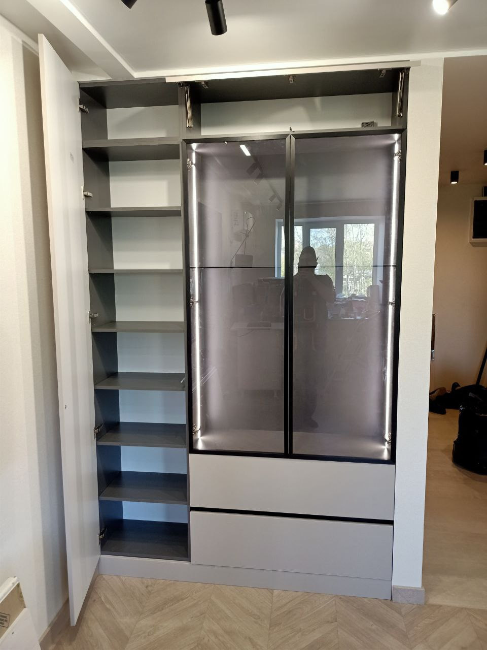 Фото с монтажа |Мебель на заказа: кухни, шкафы и т.д. в Томске. ГУДРУМ — Мебель на заказ в Томске | Кухни | Шкафы | Стулья и Столы