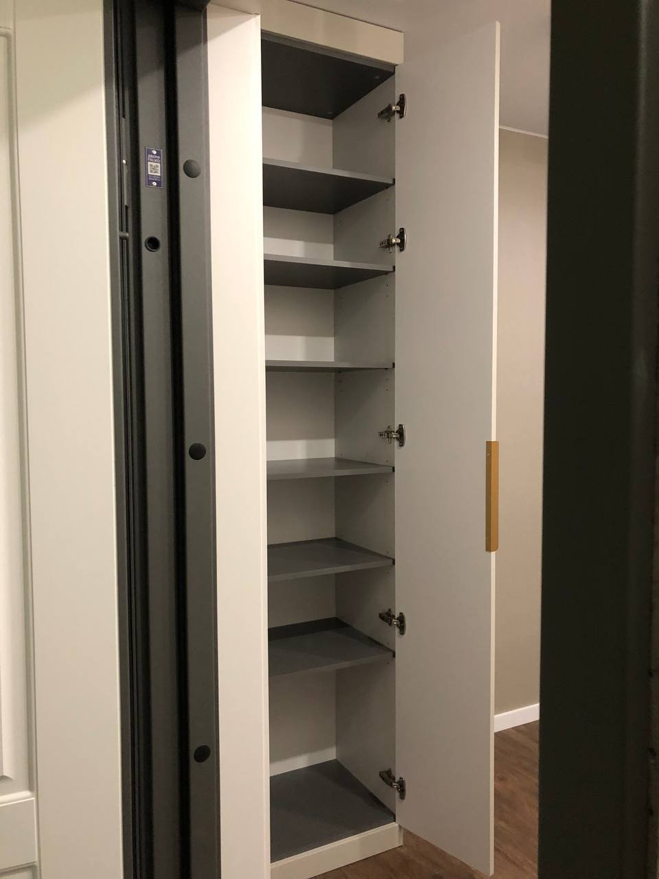 Фото с монтажа |Мебель на заказа: кухни, шкафы и т.д. в Томске. ГУДРУМ — Мебель на заказ в Томске | Кухни | Шкафы | Стулья и Столы