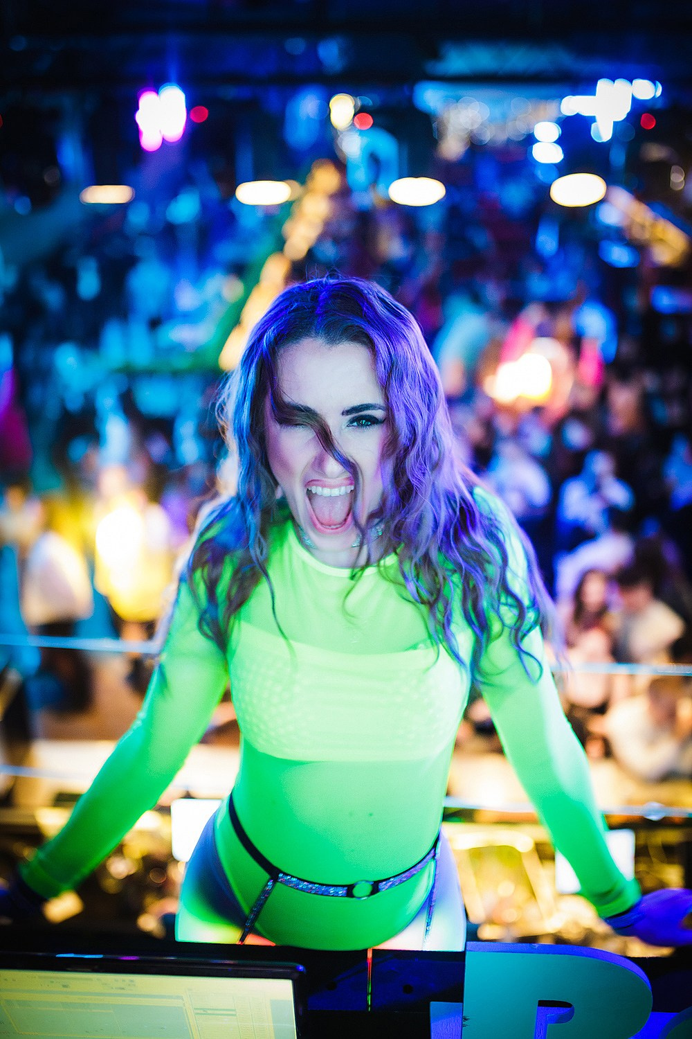 ЗАВЕДЕНИЯ. Roman Photo