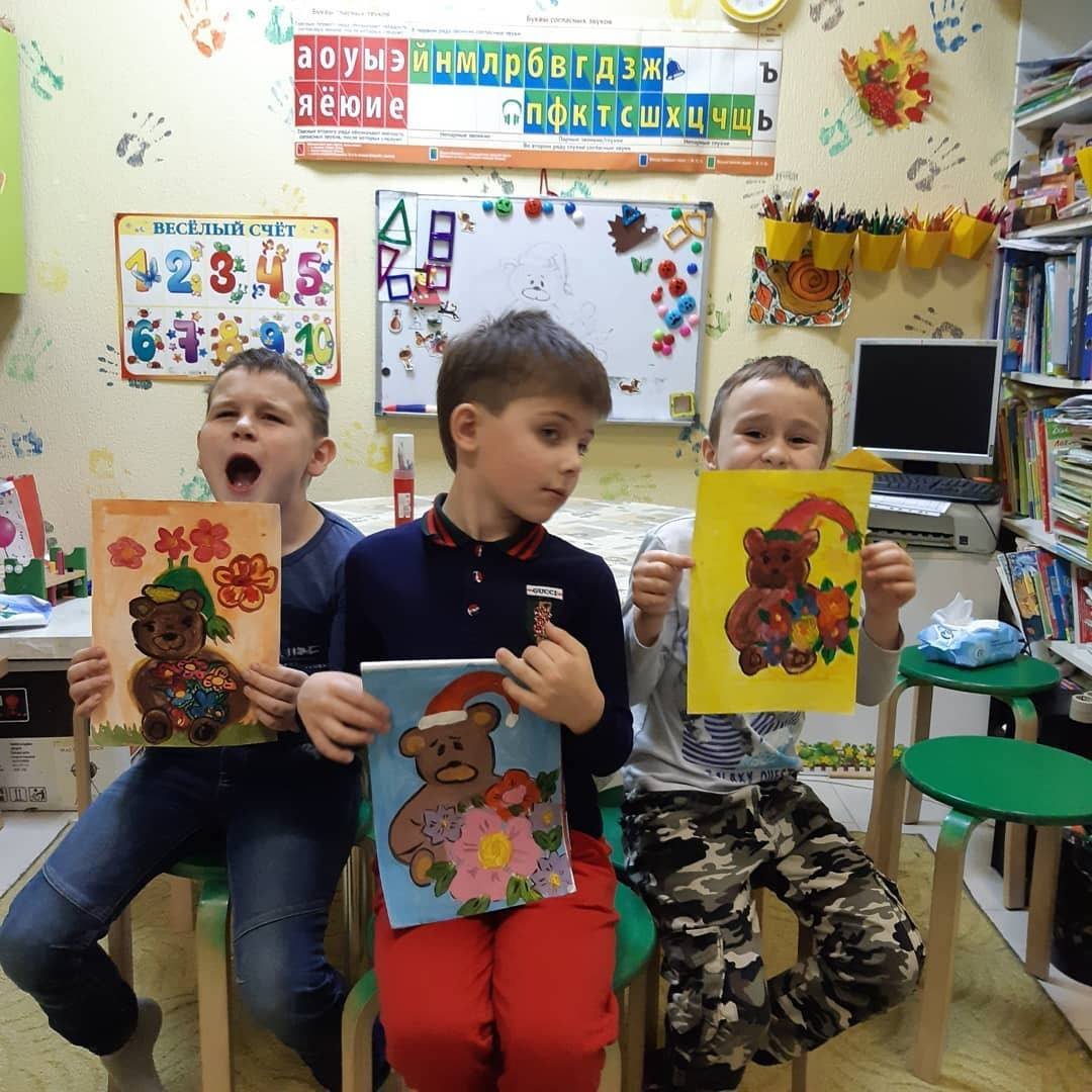 🌟 Творческие субботы: Детская ладошка на сердце и мишка с букетом для мам! 🌟