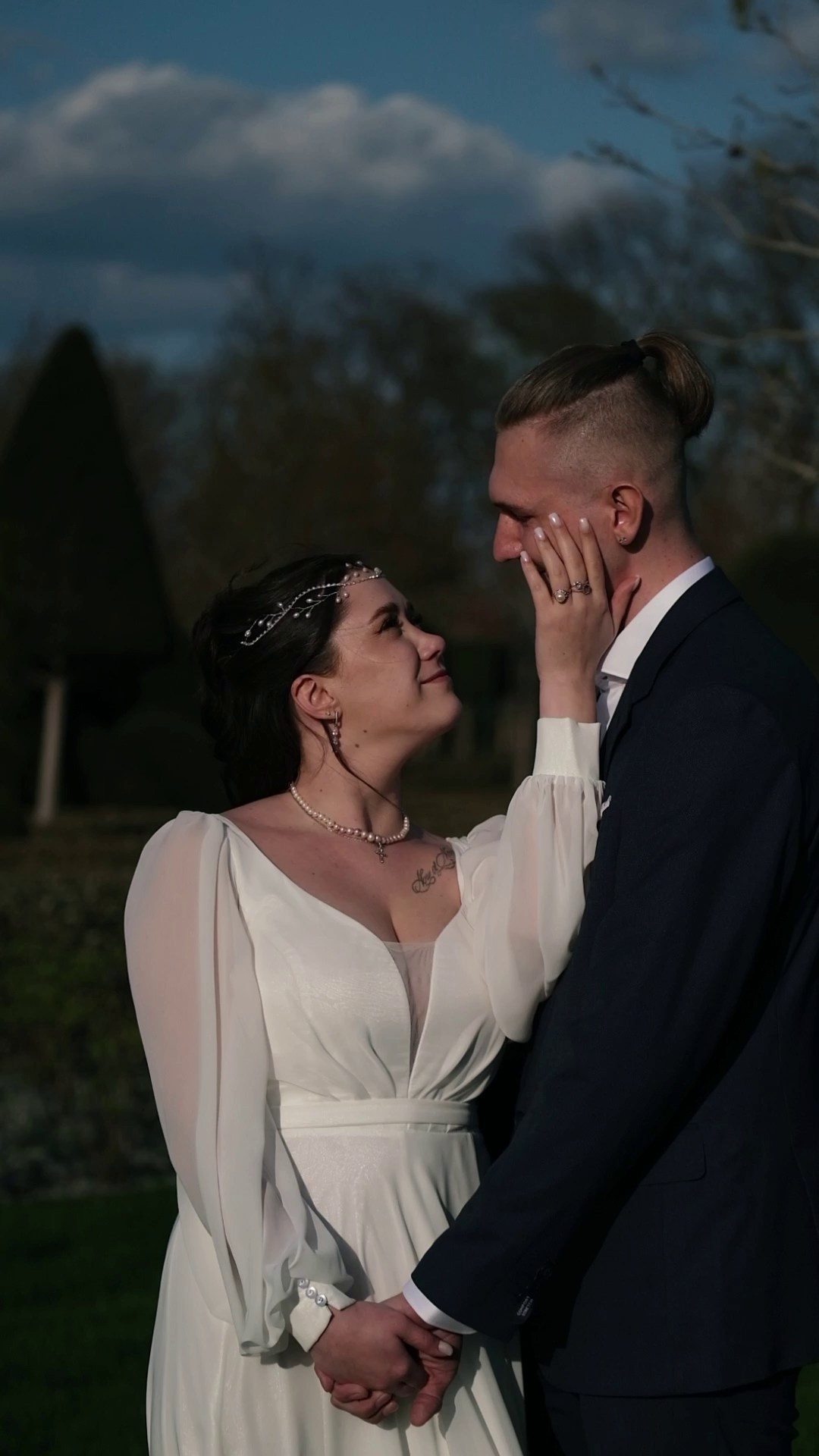 Рилс | видео. Свадебный фотограф Денис Ожигин в Краснодаре и крае. Эмоциональная и стильная съемка вашего дня