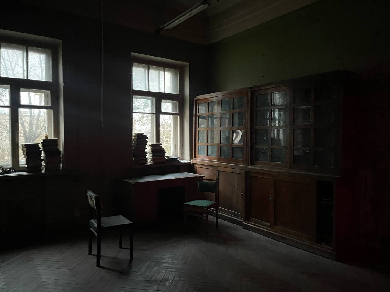 Библиотека. Кино в НИИ СНЕГИРИ (Very Strong Place) — Москва