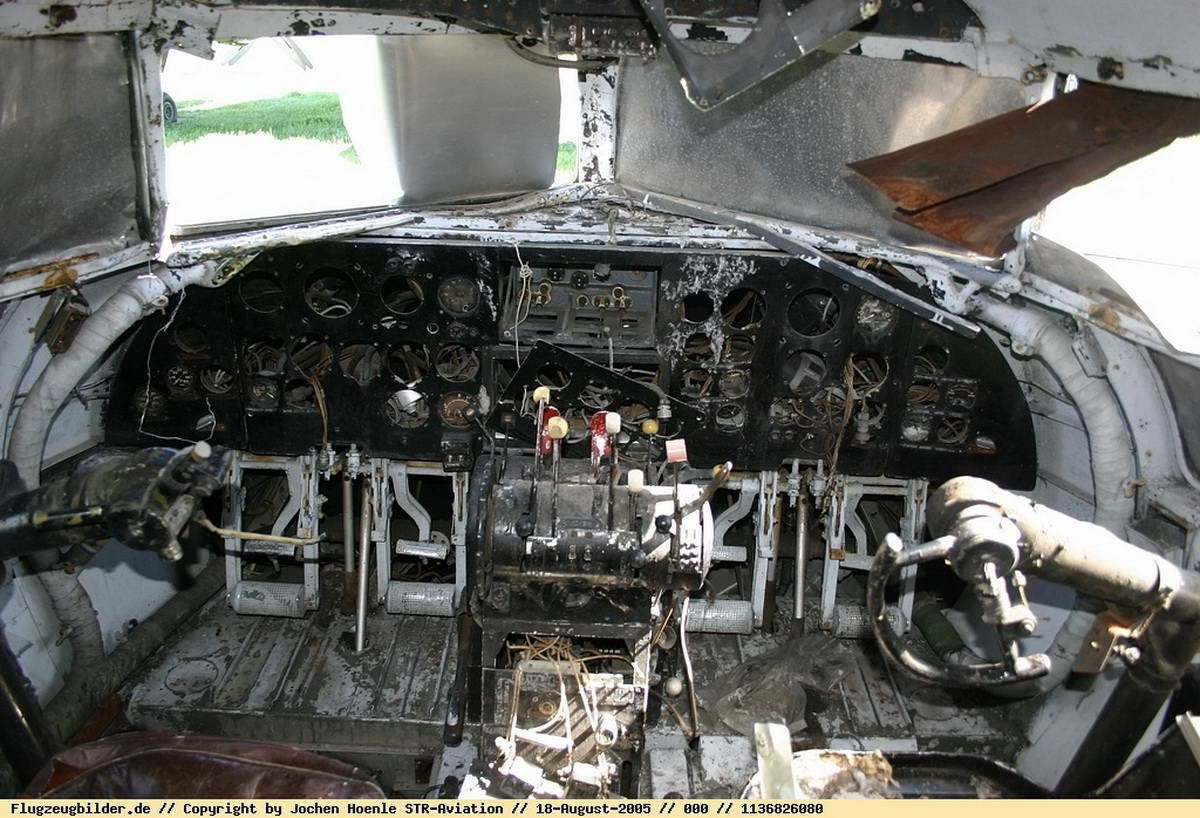 Ил-12 (Монино). Фотоальбом показывающий увлекательный мир авиации и мир медведей Андрея Иванова