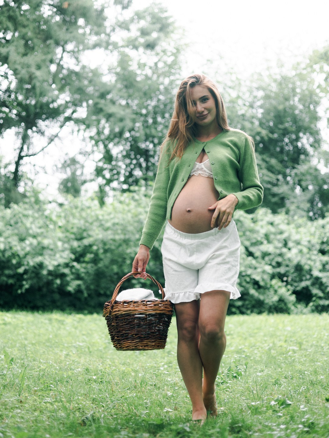 Pregnant Karina. Юлия Астра: Фотограф в Санкт-Петербурге. Снимаю женские портреты, уличные съёмки в Петербурге и людей с их собаками