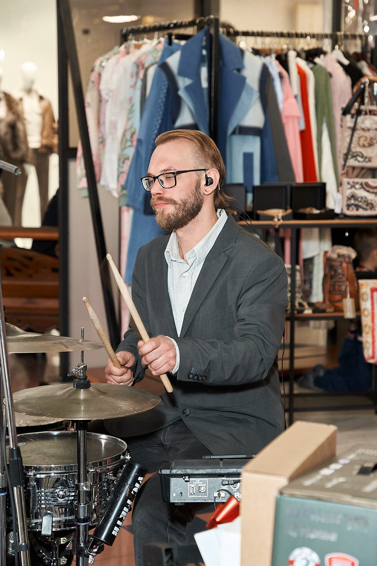 РЕПОРТАЖНАЯ СЪЕМКА. Фотограф Екатеринбург, снимаю студийные портреты, каталоги, репортажи, для бизнеса