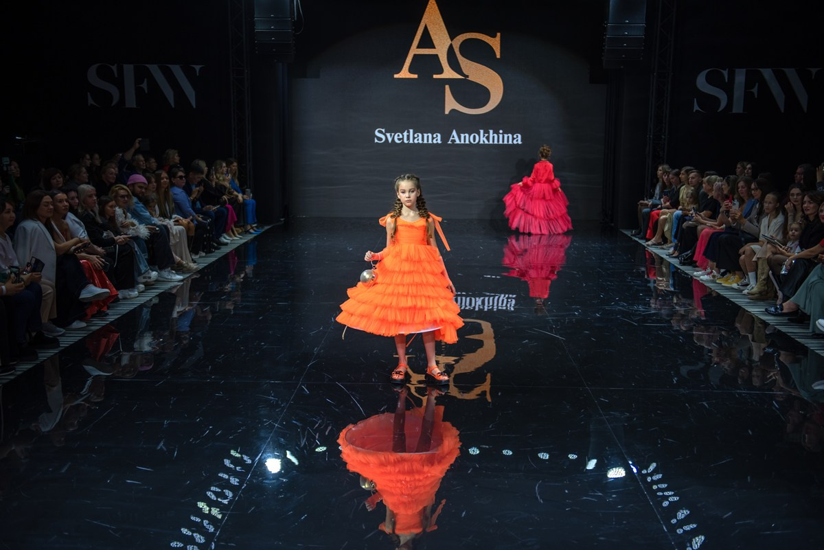 SochiFashionWeek2024 дизайнер Анохина Светлана. Семейный и коммерческий фотограф в Сочи Александр Бодунов