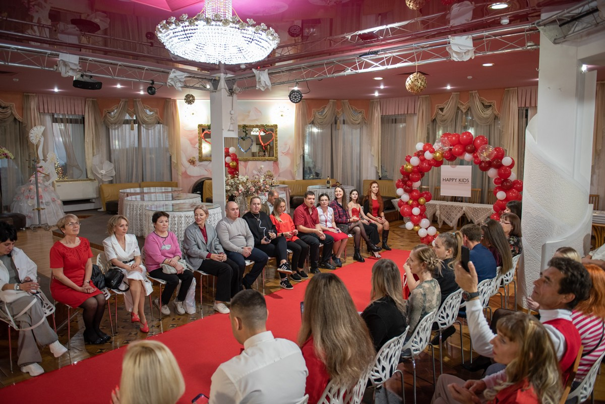 Выпускной в детской школе моделей HAPPYkids 2024. Семейный и коммерческий фотограф в Сочи Александр Бодунов