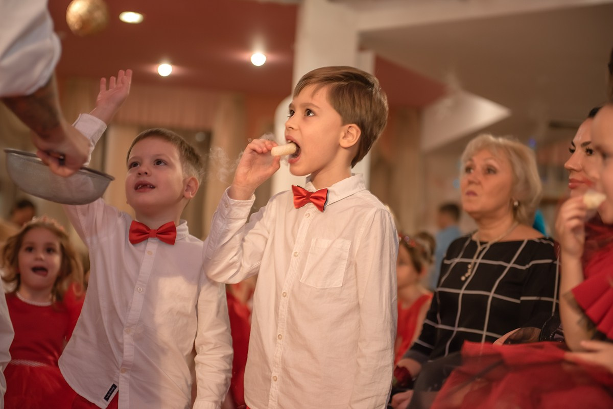 Выпускной в детской школе моделей HAPPYkids 2024. Семейный и коммерческий фотограф в Сочи Александр Бодунов