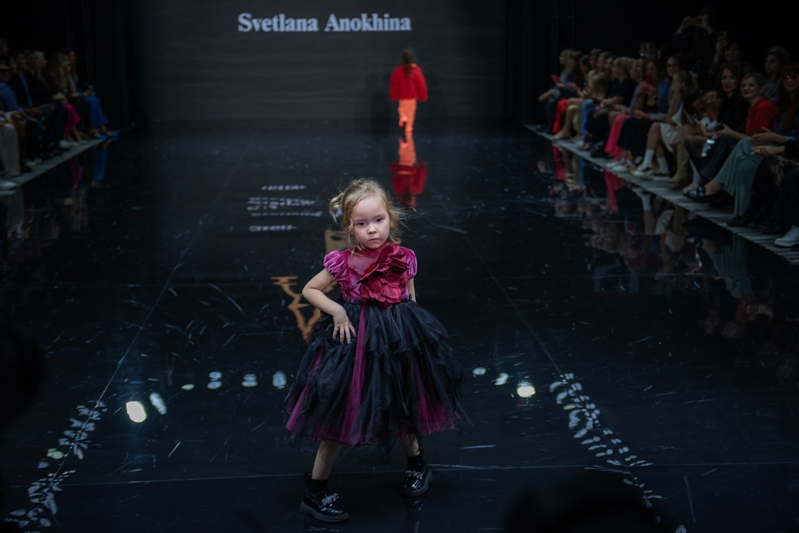 SochiFashionWeek2024 дизайнер Анохина Светлана. Семейный и коммерческий фотограф в Сочи Александр Бодунов