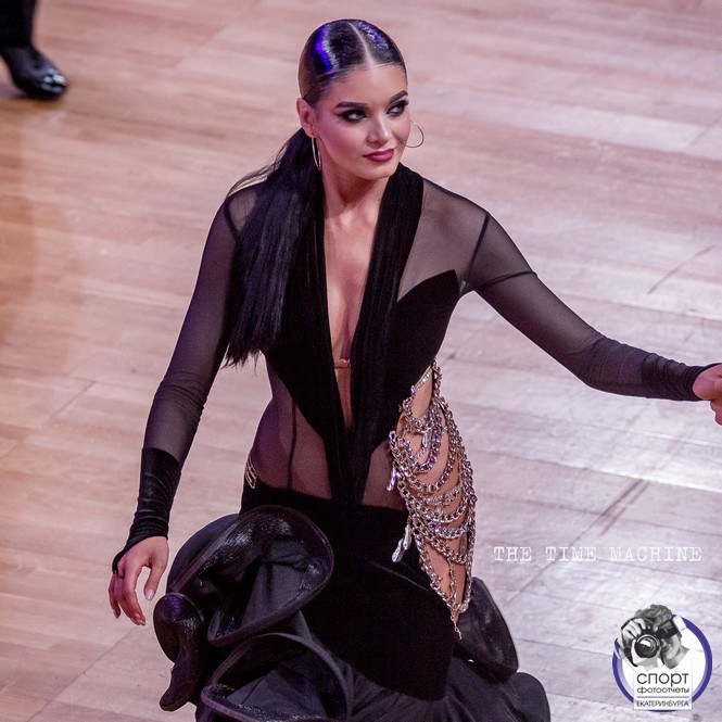 DANCE. Фотограф для маркетплейсов Михаил Бове