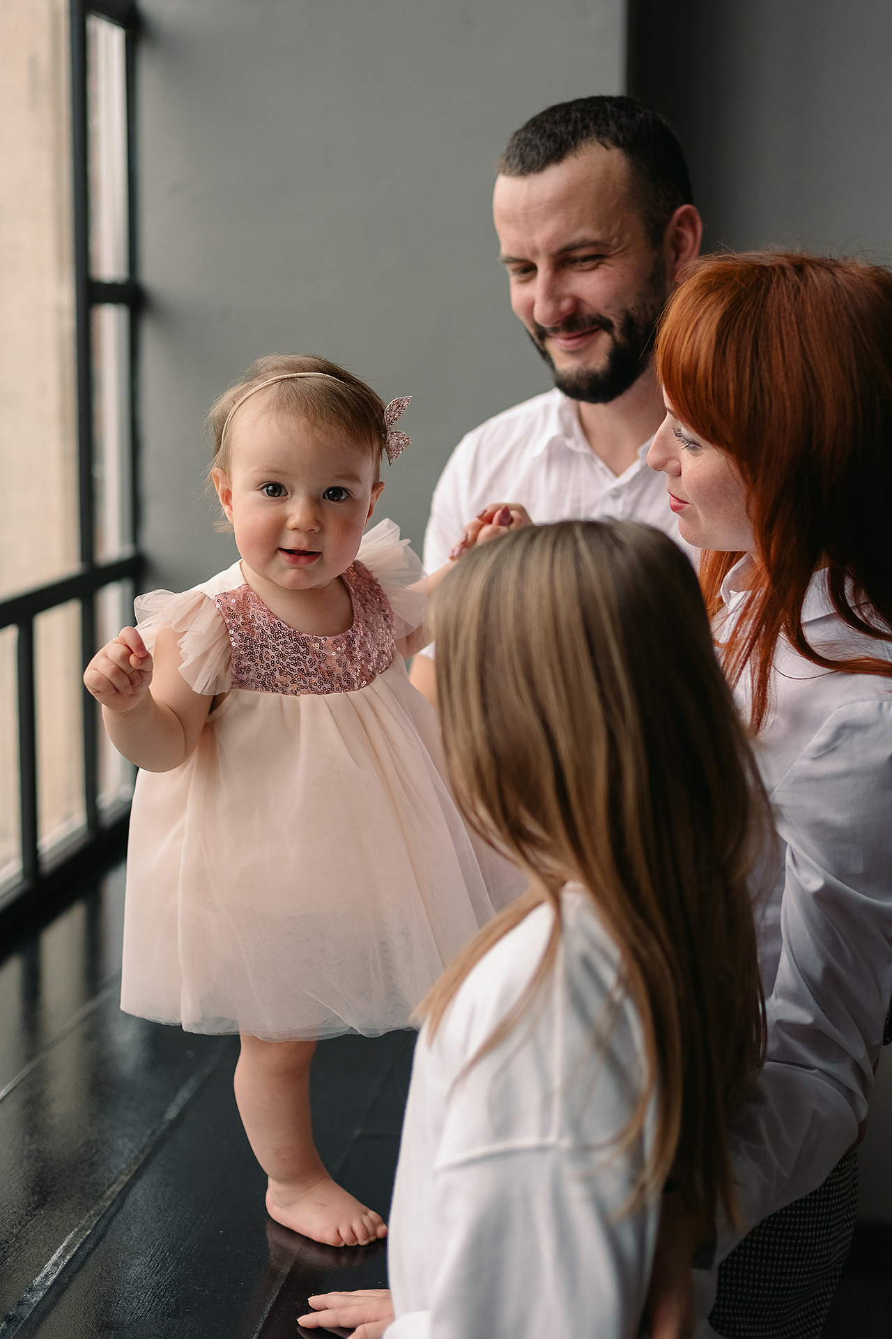 Семейная фотосессия в студии. Фотограф Юлия Кондратьева