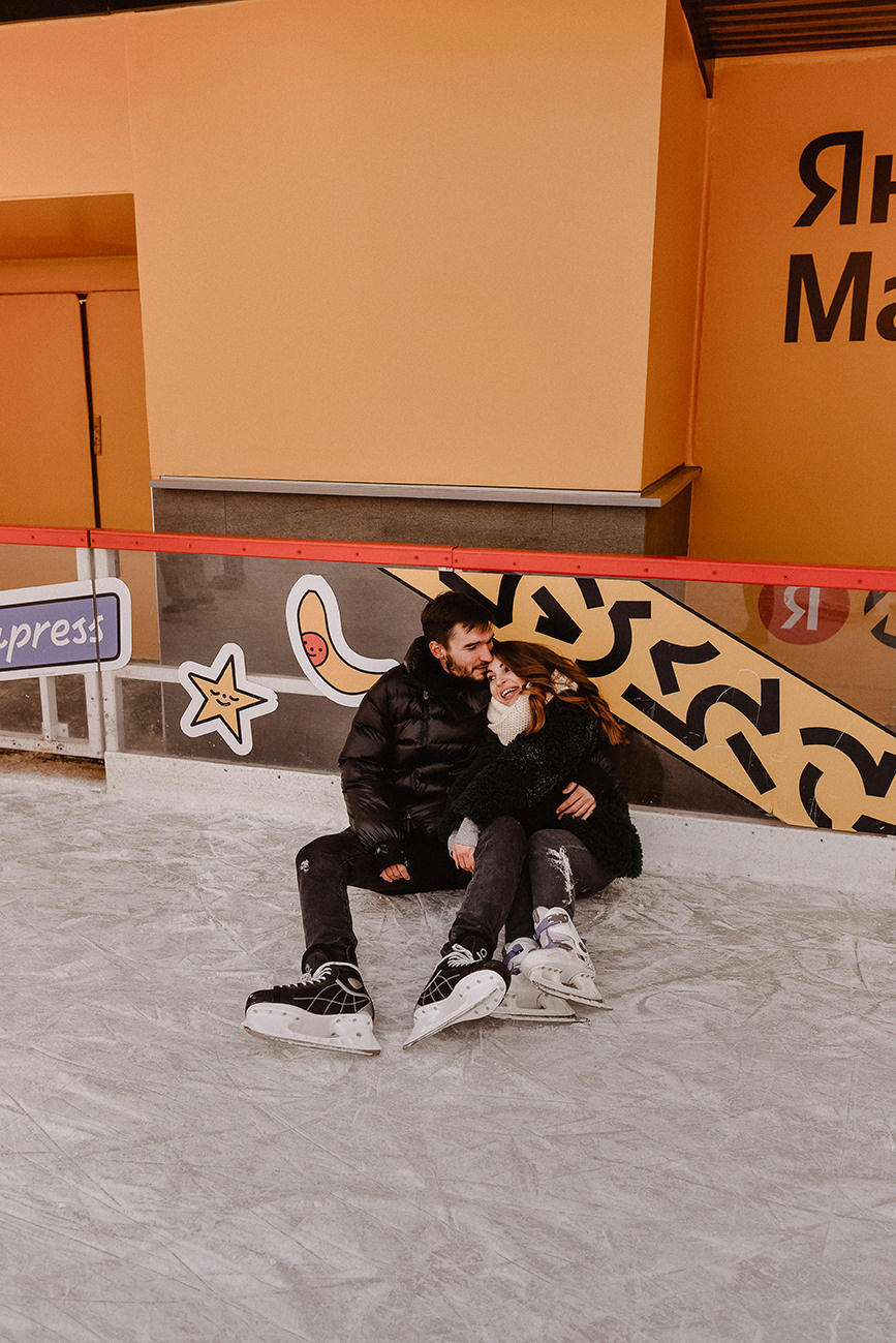 Вика и Максим на катке. Свадебный и семейный фотограф в Ростове-на-Дону Елена Сторожок