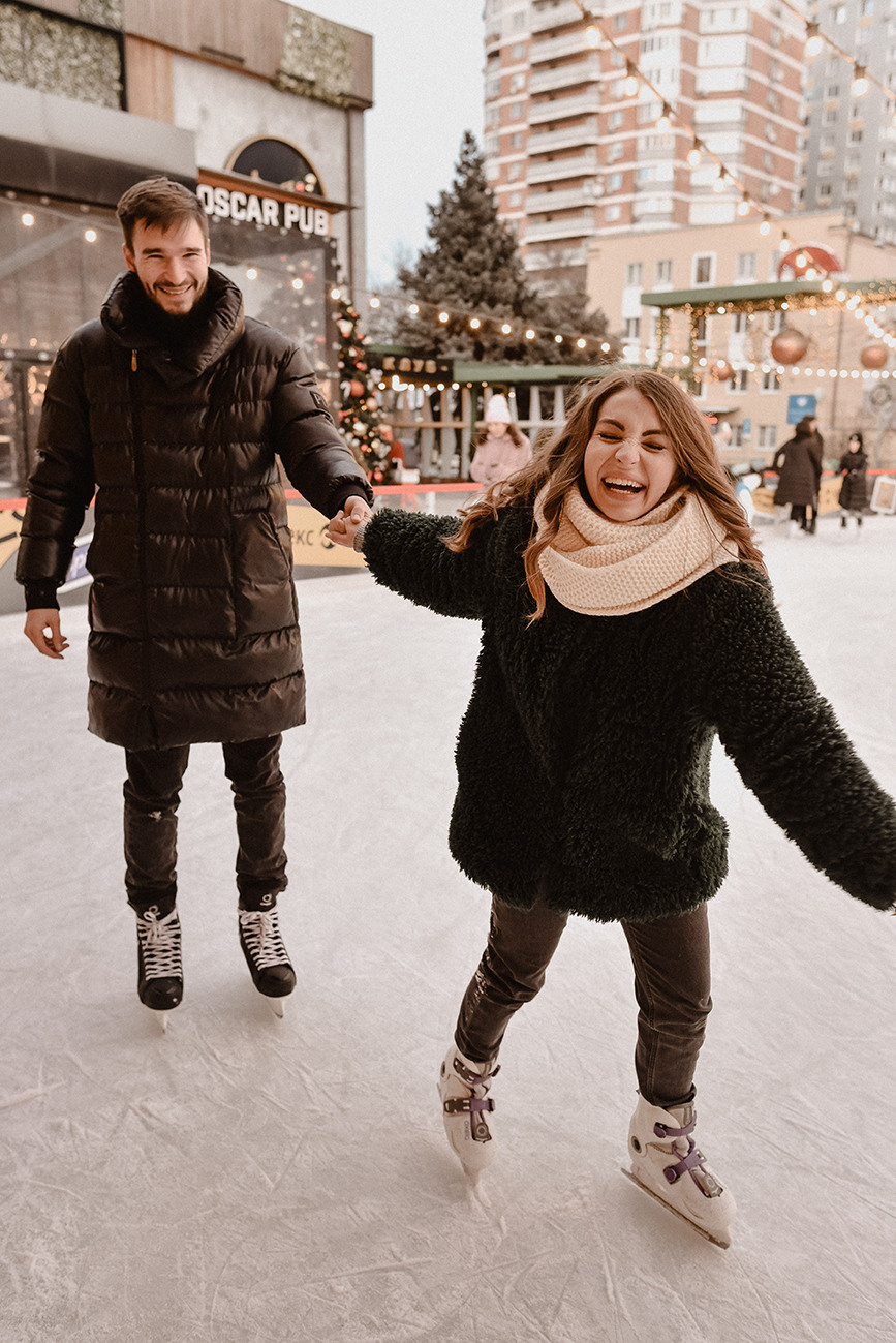 Вика и Максим на катке. Свадебный и семейный фотограф в Ростове-на-Дону Елена Сторожок
