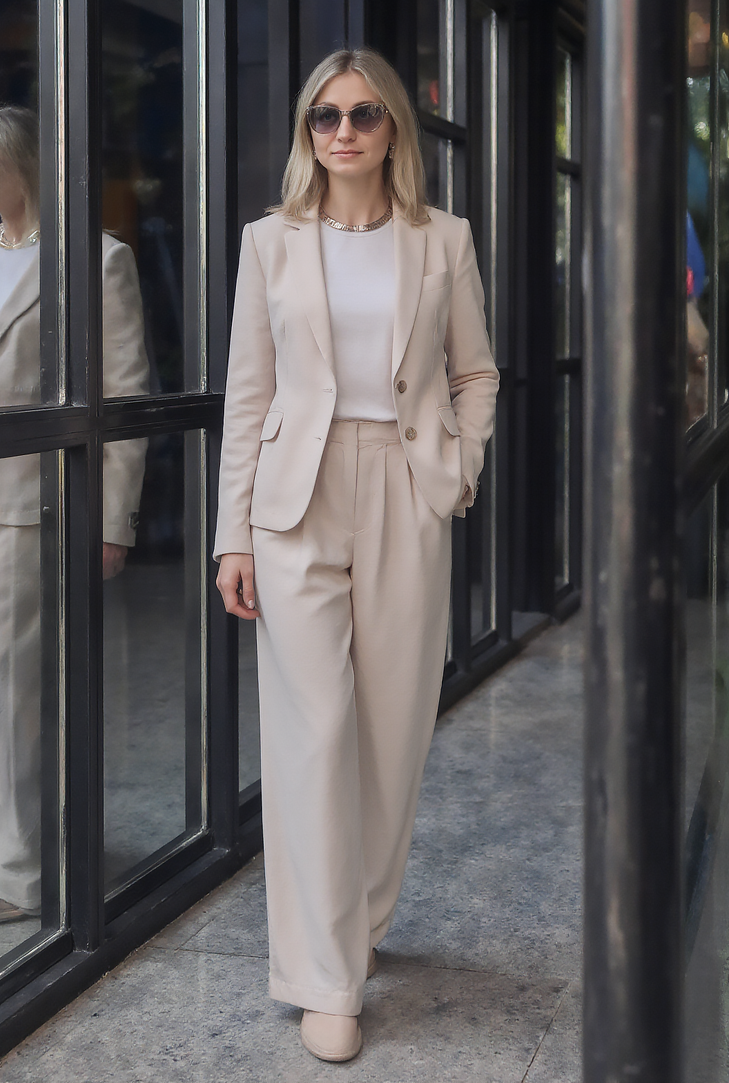 Нейро креатор Саша Кинбер: нейрофото, генерация видео, обучение