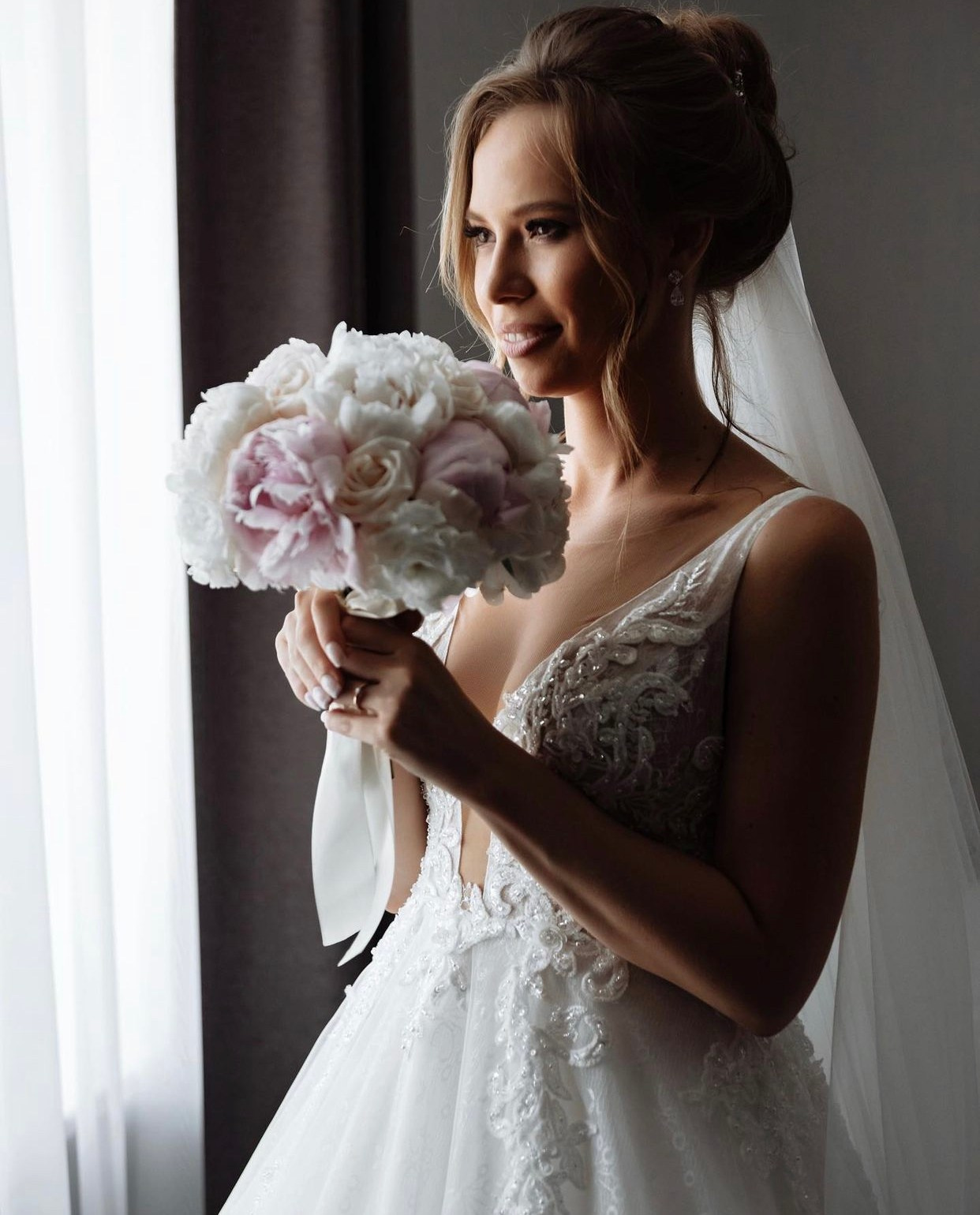 Свадебные образы. Свадебный стилист по прическам и макияжу в Ростове-на-Дону Даниэла Дар