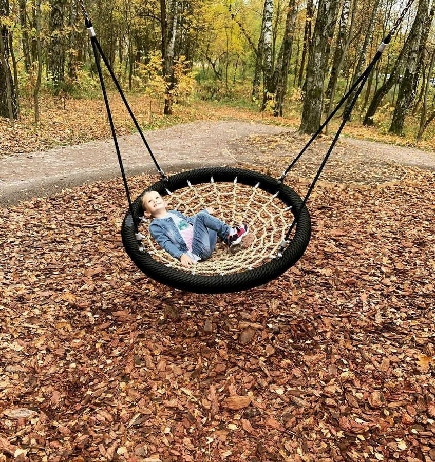 Атмосферная фотосессия в парке Москвы — осенние листья, весенние цветы и летняя зелень