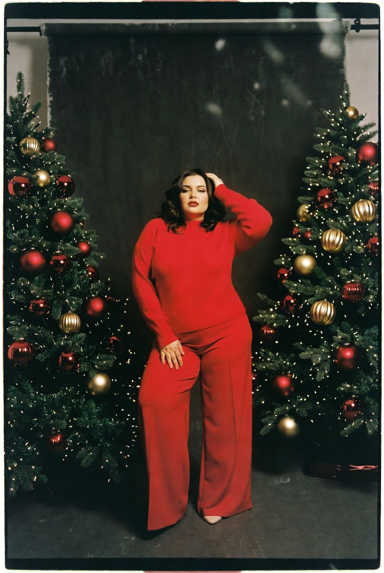 Плюс сайз в красном