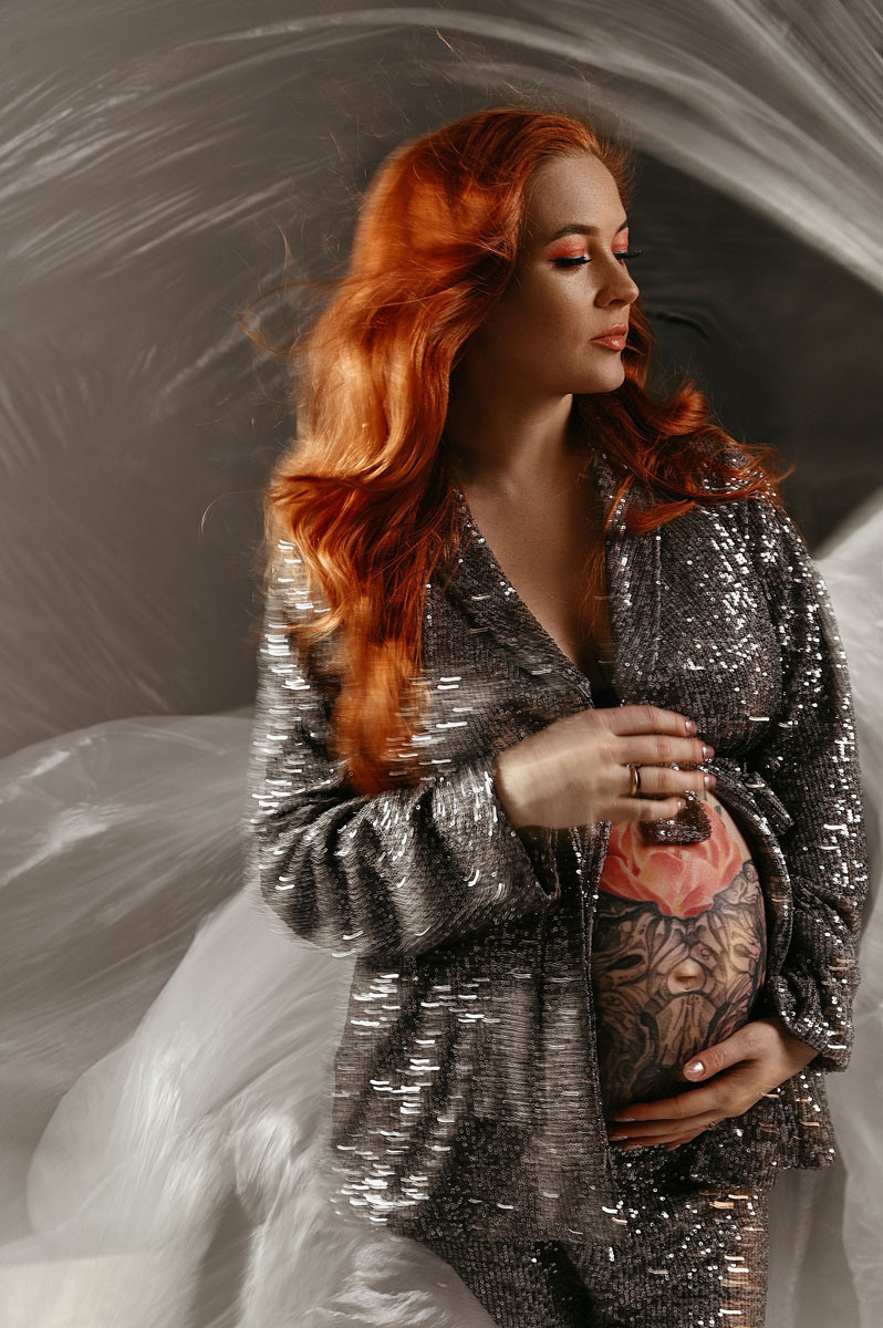 Беременность в фотостудии. Фотограф Виктория Волосникова