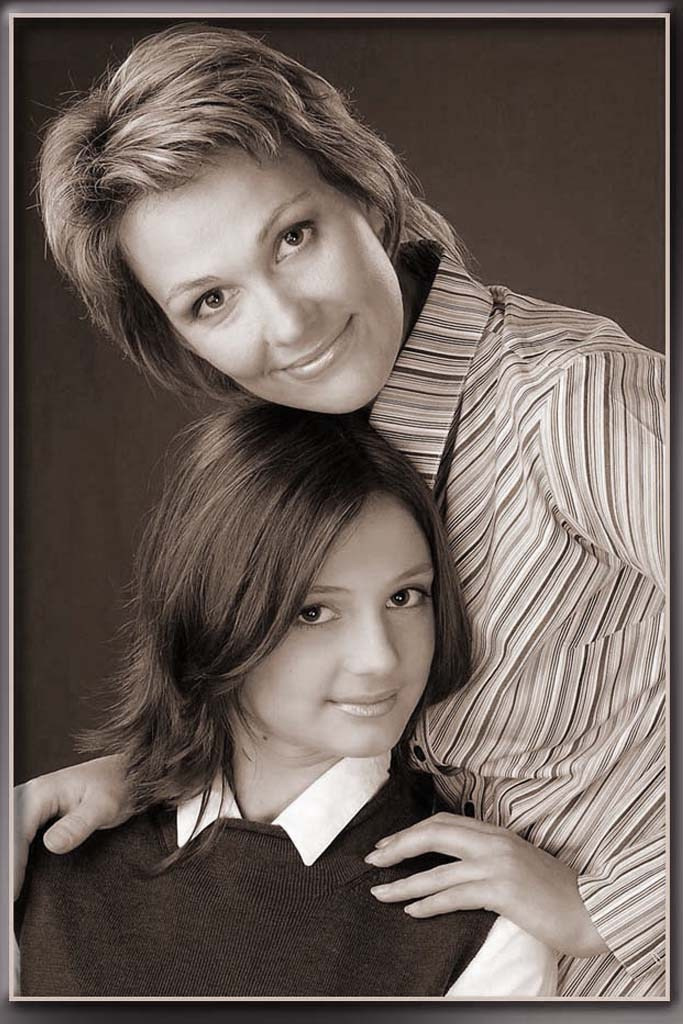 Студийная съемка Мама и дочь. Skazka.wfolio.pro