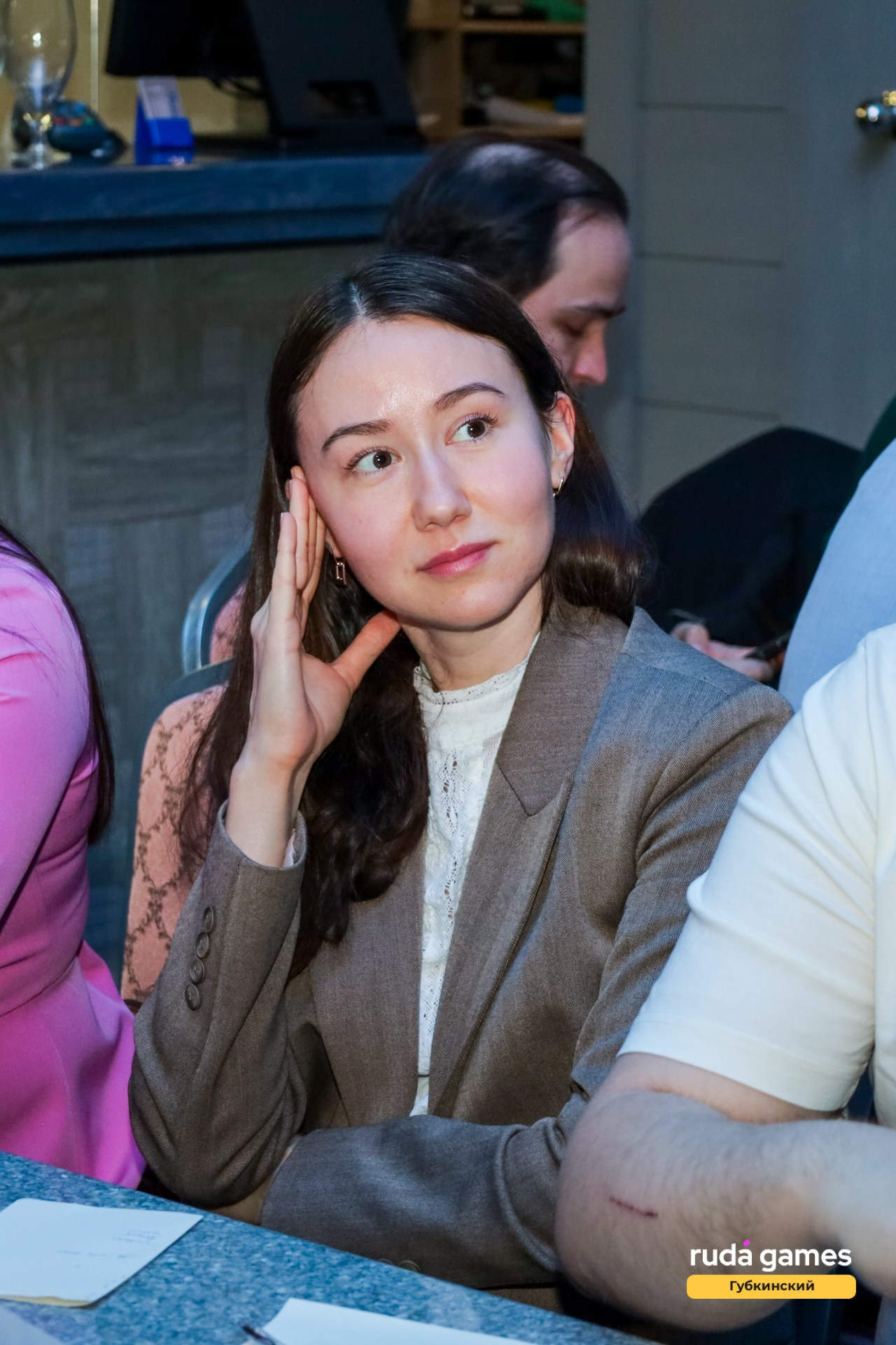 15 мая 2024 года. Фотограф в Губкинском | Александра Артамонова