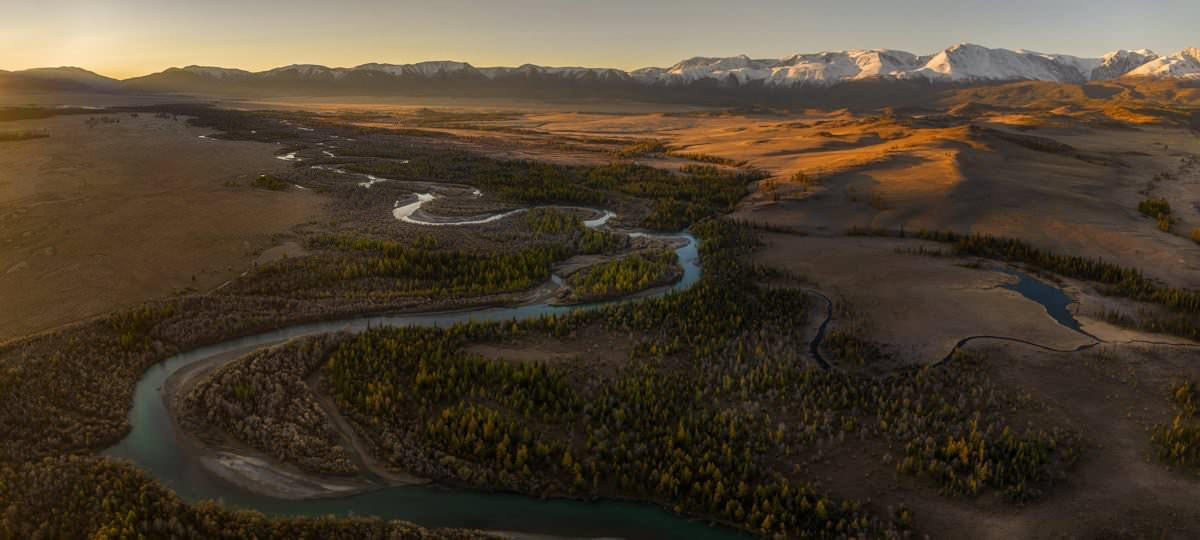 Altai Cinematic — personal project of photographer Vadim Sherbakov. Vadim Sherbakov Portfolio