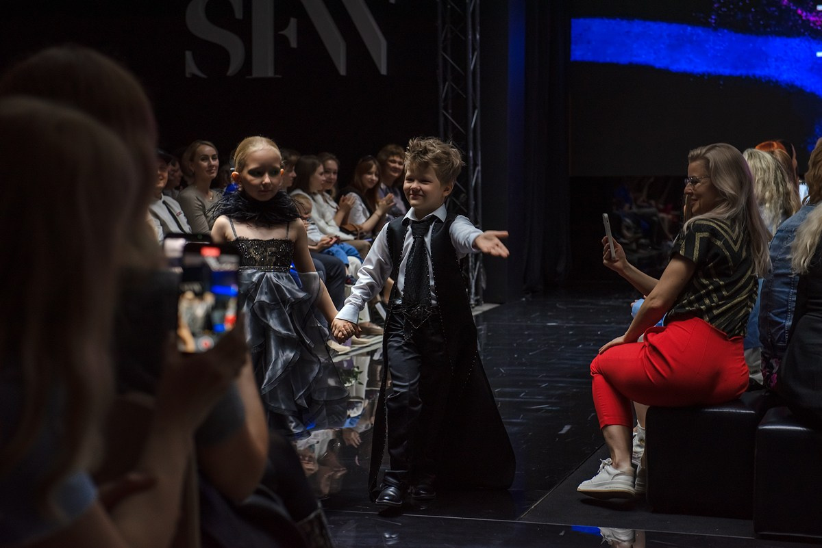 SochiFashionWeek2024 дизайнер Кибовская. Семейный и коммерческий фотограф в Сочи Александр Бодунов