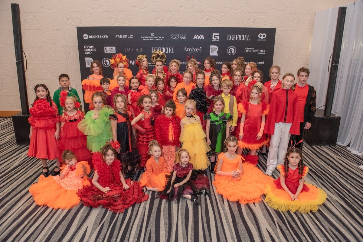 SochiFashionWeek2024 дизайнер Анохина Светлана. Семейный и коммерческий фотограф в Сочи Александр Бодунов