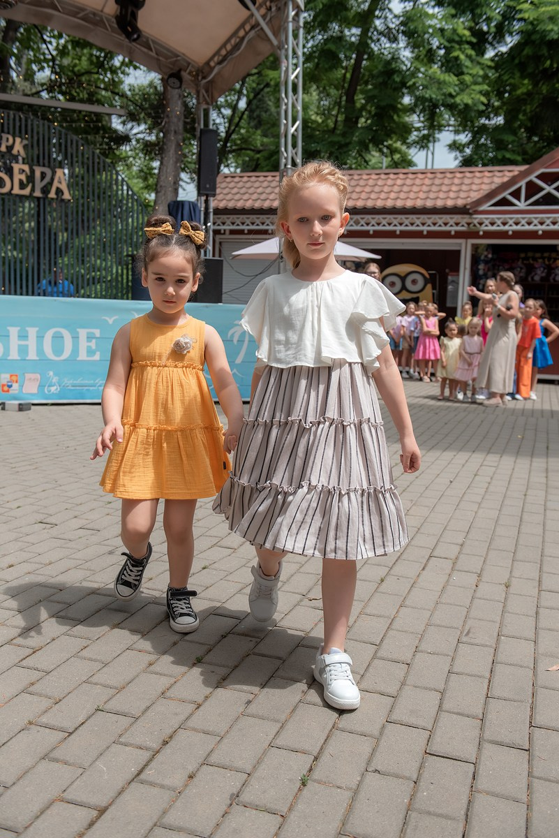 Парк Ривьера дефиле HAPPYkids. Семейный и коммерческий фотограф в Сочи Александр Бодунов
