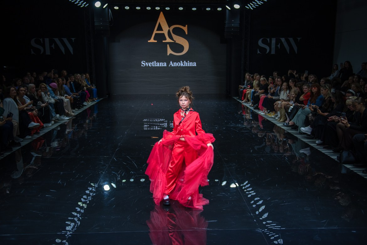 SochiFashionWeek2024 дизайнер Анохина Светлана. Семейный и коммерческий фотограф в Сочи Александр Бодунов