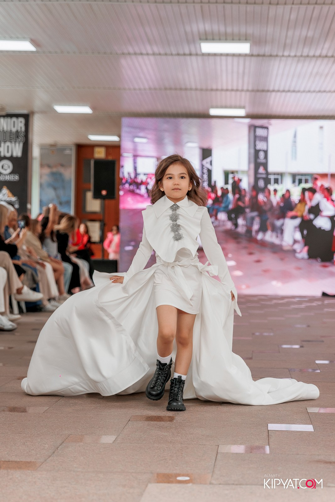 JUNIOR FASHION SHOW. КИПЯТКОМ АЛМАТЫ!