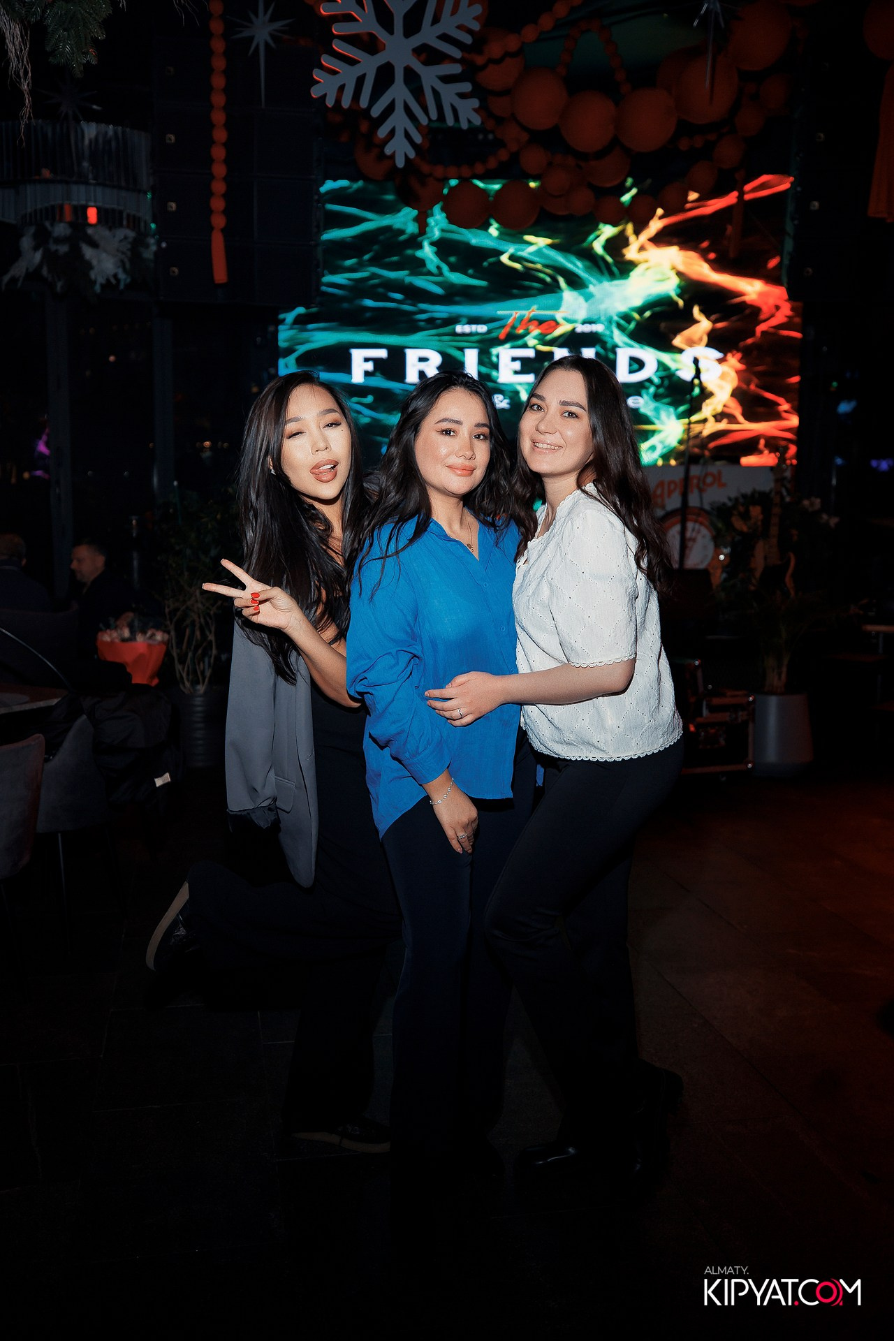 FRIENDS BAR & TERRACE. КИПЯТКОМ АЛМАТЫ! Фотосъемка мероприятий в Алматы