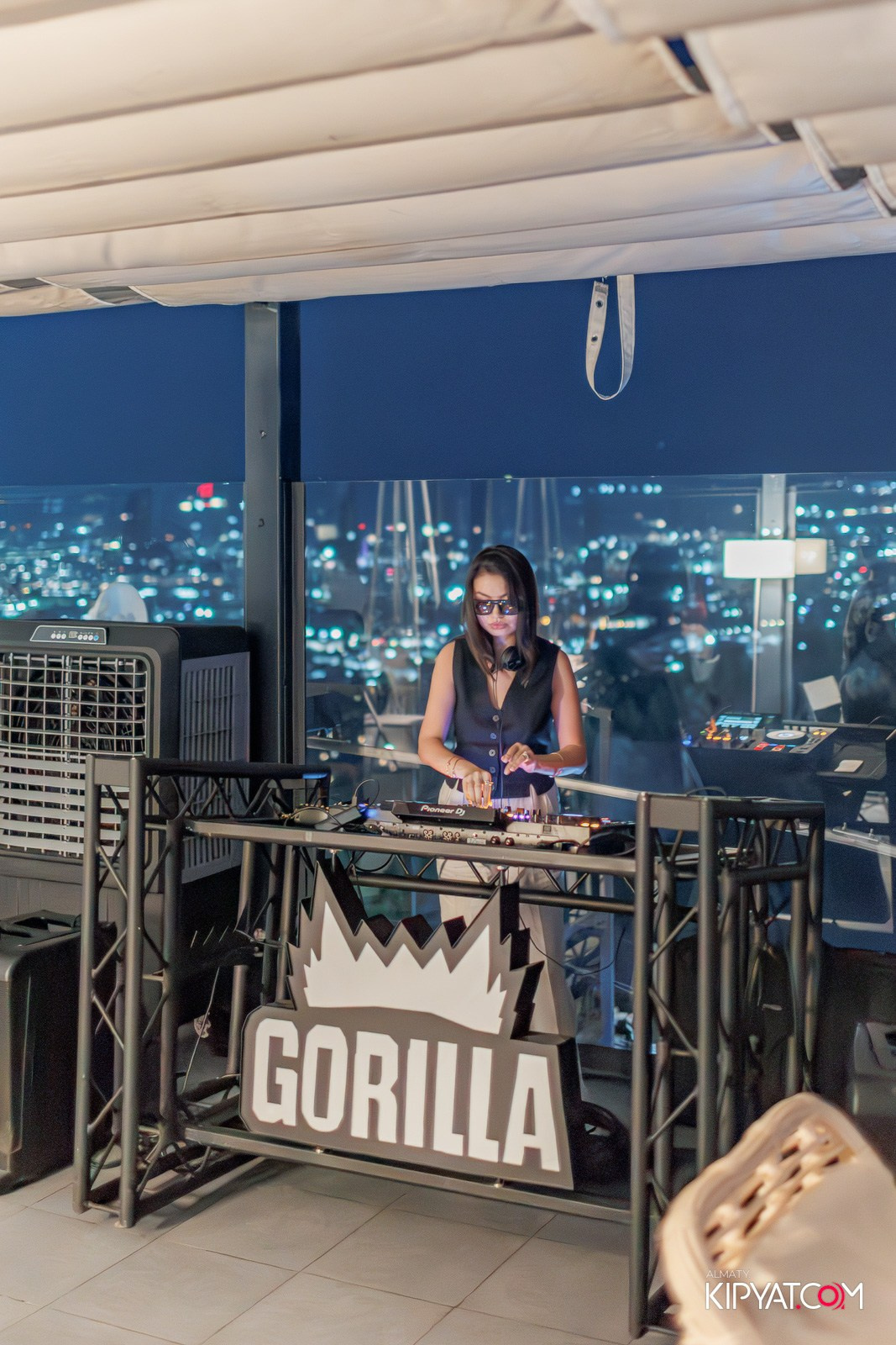 ВЫСТУПЛЕНИЕ DJ SUNQAR DJ BONI В SUNQAR BAR & RESTAURANT. КИПЯТКОМ АЛМАТЫ!