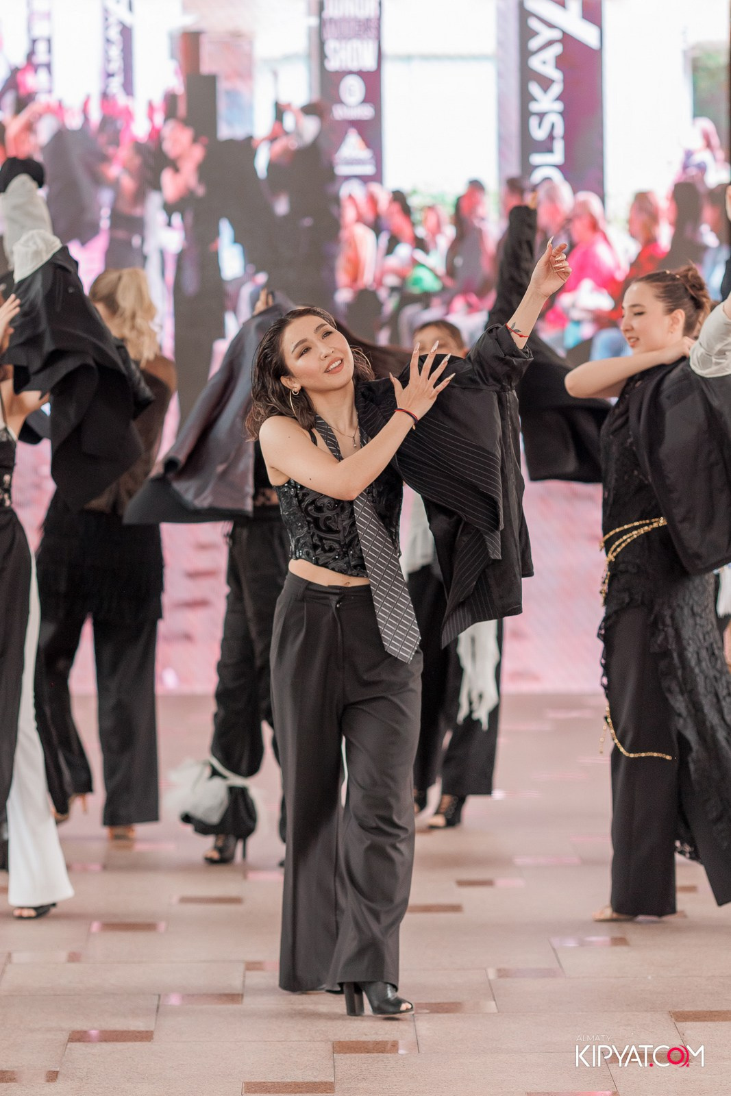 JUNIOR FASHION SHOW. КИПЯТКОМ АЛМАТЫ!