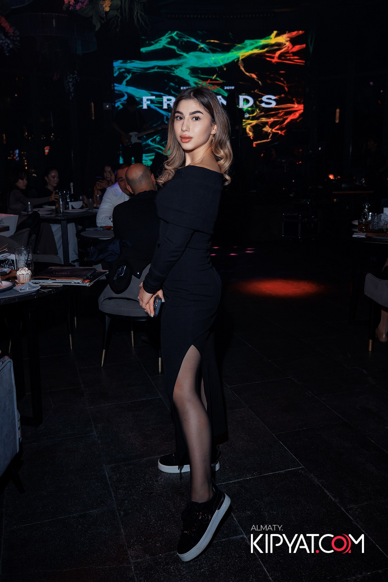 FRIENDS BAR & TERRACE. КИПЯТКОМ АЛМАТЫ! Фотосъемка мероприятий в Алматы